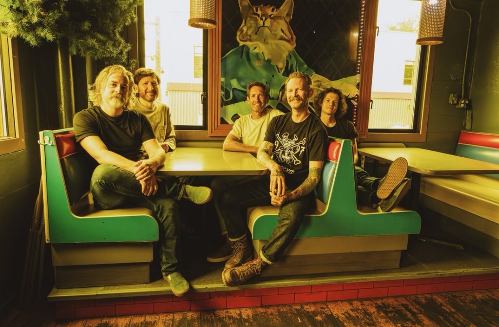 Minus the Bear - 'The Pig War (Demo)'