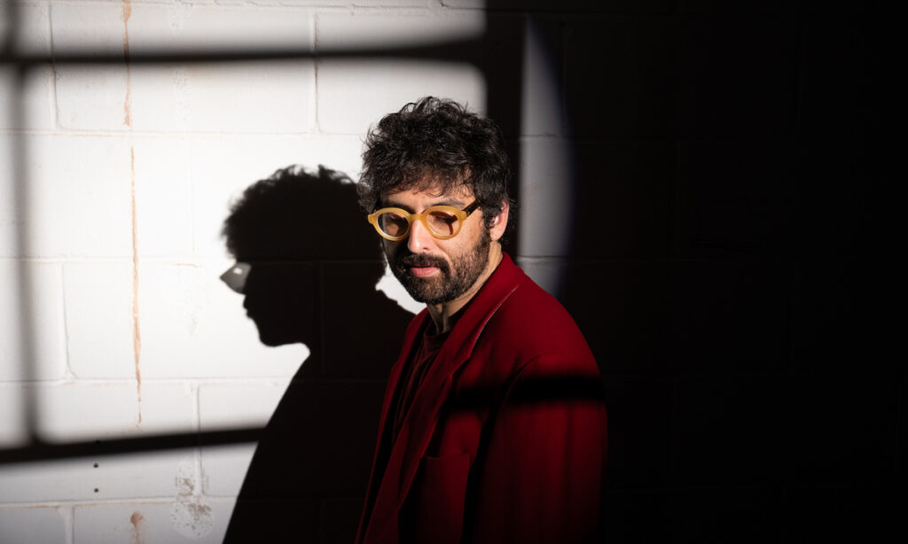 Glassio - ‘When The Beat Carries’